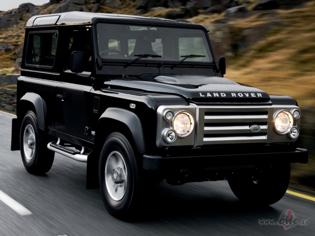 Land Rover Defender reviews and technical data